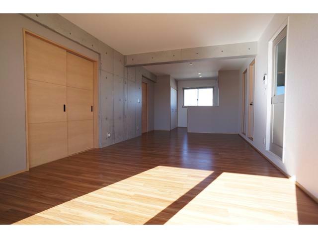 居室・リビング　写真は他の号室です