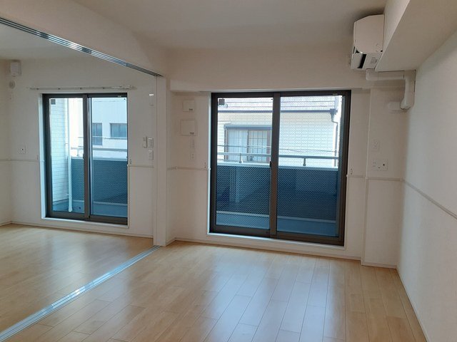 居室・リビング　ゆったりとした居間です