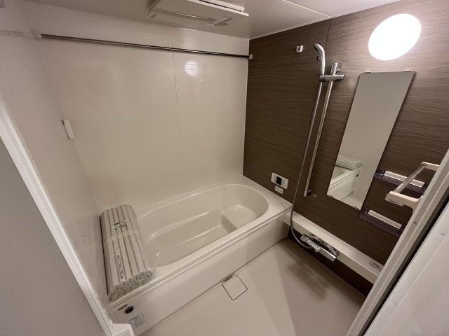 バス・シャワールーム　浴室乾燥機付きで便利です！
