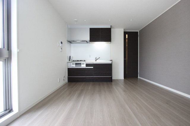 居室・リビング　同物件、別号室の写真