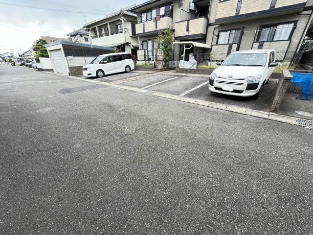 駐車場　駐車場