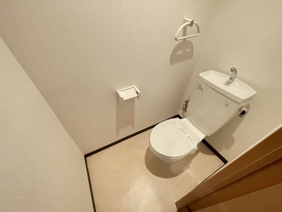 トイレ　※別部屋の写真です