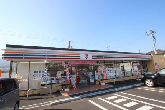 コンビニ　セブンイレブン広島八幡東３丁目店（コンビニ）まで134m