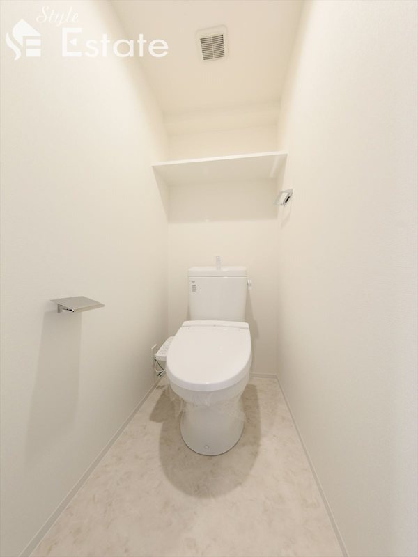 トイレ　同仕様内装