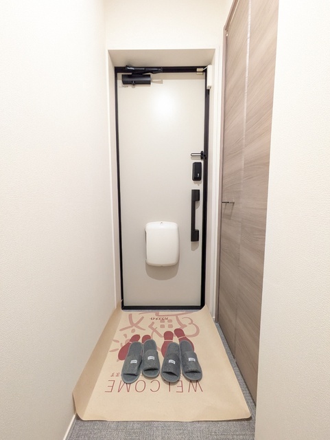 玄関　玄関ドア