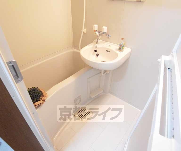 バス・シャワールーム　たまには浸かれるセパレート