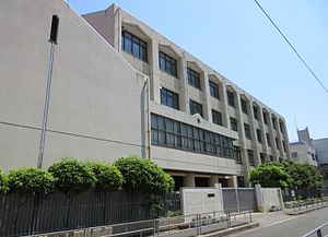 小学校　大阪市立中津小学校（小学校）まで884m