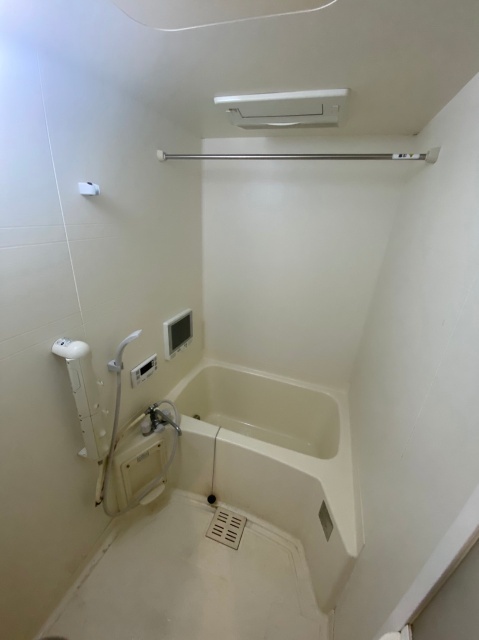 バス・シャワールーム　清潔感のある浴室です