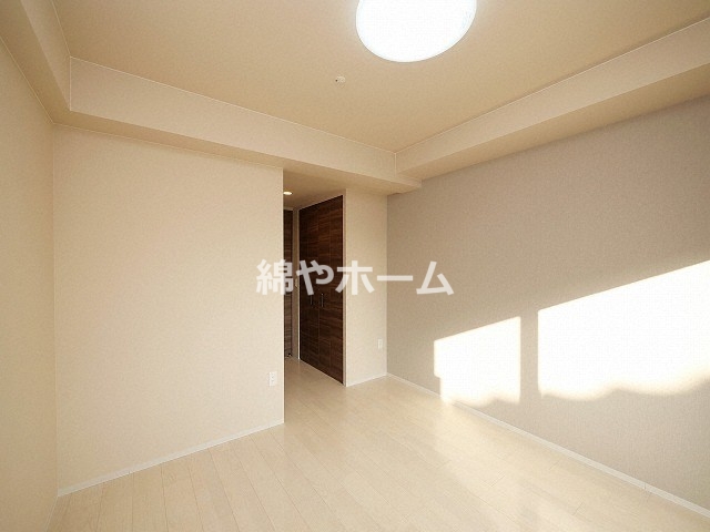 居室・リビング　明るい洋室です