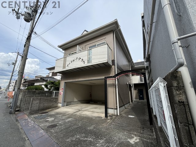 建物外観　防犯カメラ付きで安心です！