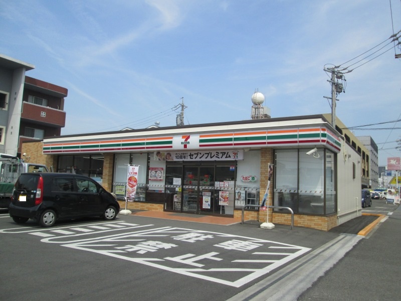 コンビニ　セブンイレブン四日市久保田２丁目店（コンビニ）まで344m