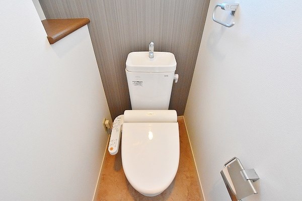 トイレ　★温水洗浄便座付トイレ★