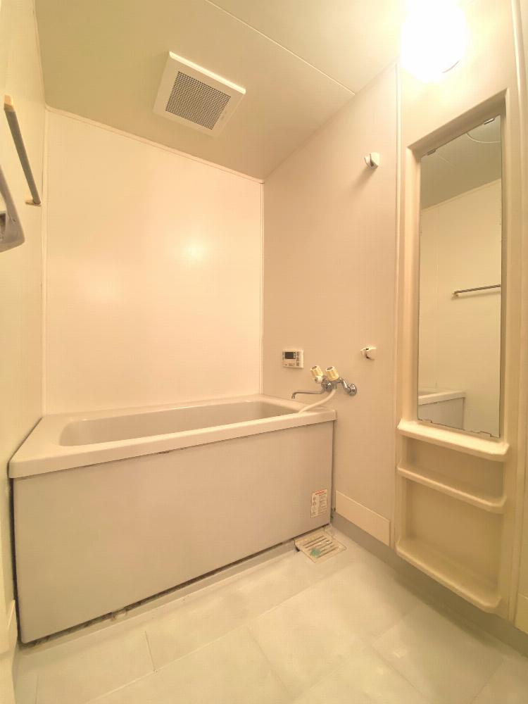 バス・シャワールーム　お風呂です