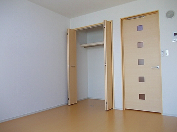 居室・リビング　使い易い正方形の間取り、洋室７帖