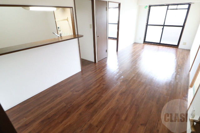 居室・リビング　１３．６帖のリビングルーム