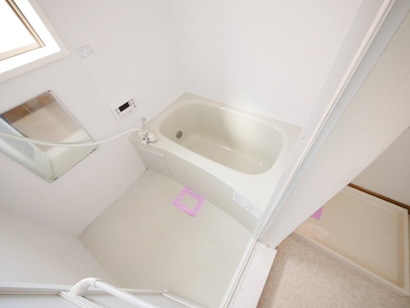 バス・シャワールーム　シャワー・追い焚き給湯