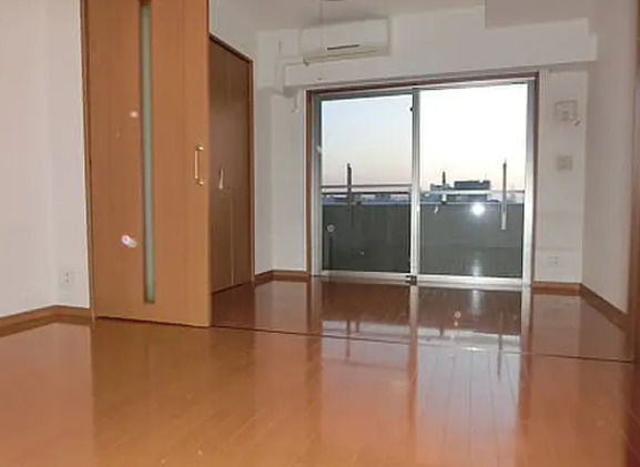 居室・リビング　別部屋の写真を使用しております。