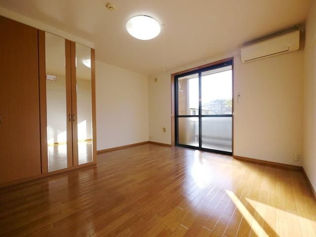 居室・リビング　★明るい洋室★