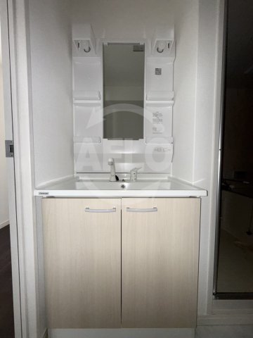 洗面設備　モンサンミッシェル北浜　独立洗面所