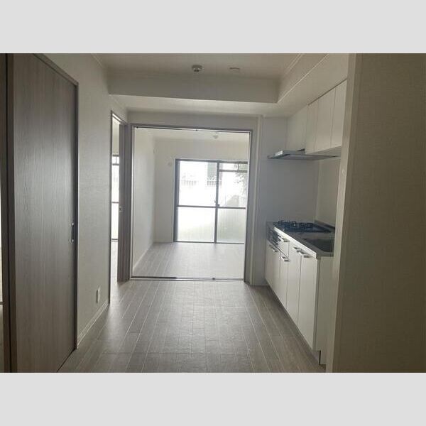 居室・リビング　床色が明るくて綺麗です♪