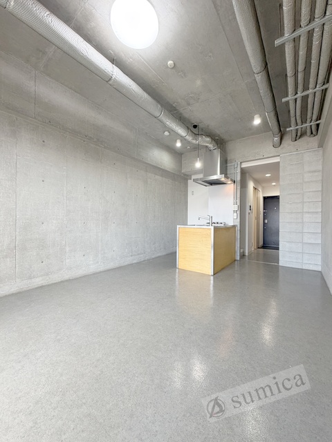 居室・リビング　ホワイトベースで明るい内装♪