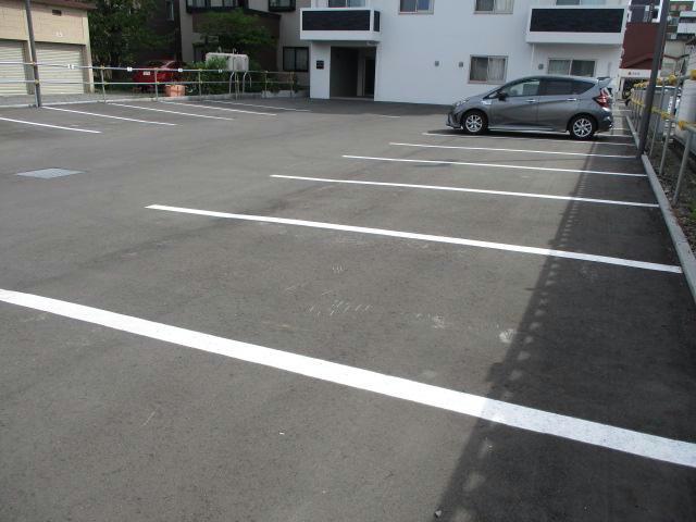 駐車場　駐車場