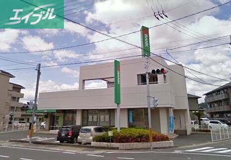 銀行　トマト銀行津高支店（銀行）まで447m