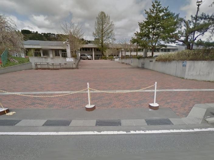 中学校　三戸中学校（中学校）まで1900m