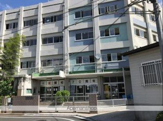 中学校　小岩第二中学校（中学校）まで106m