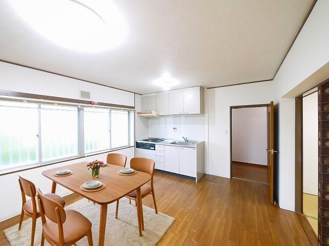 居室・リビング　CGで家具等を配置したもので家具等は含まれません