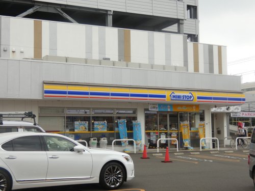 コンビニ　ミニストップ（コンビニ）まで862m