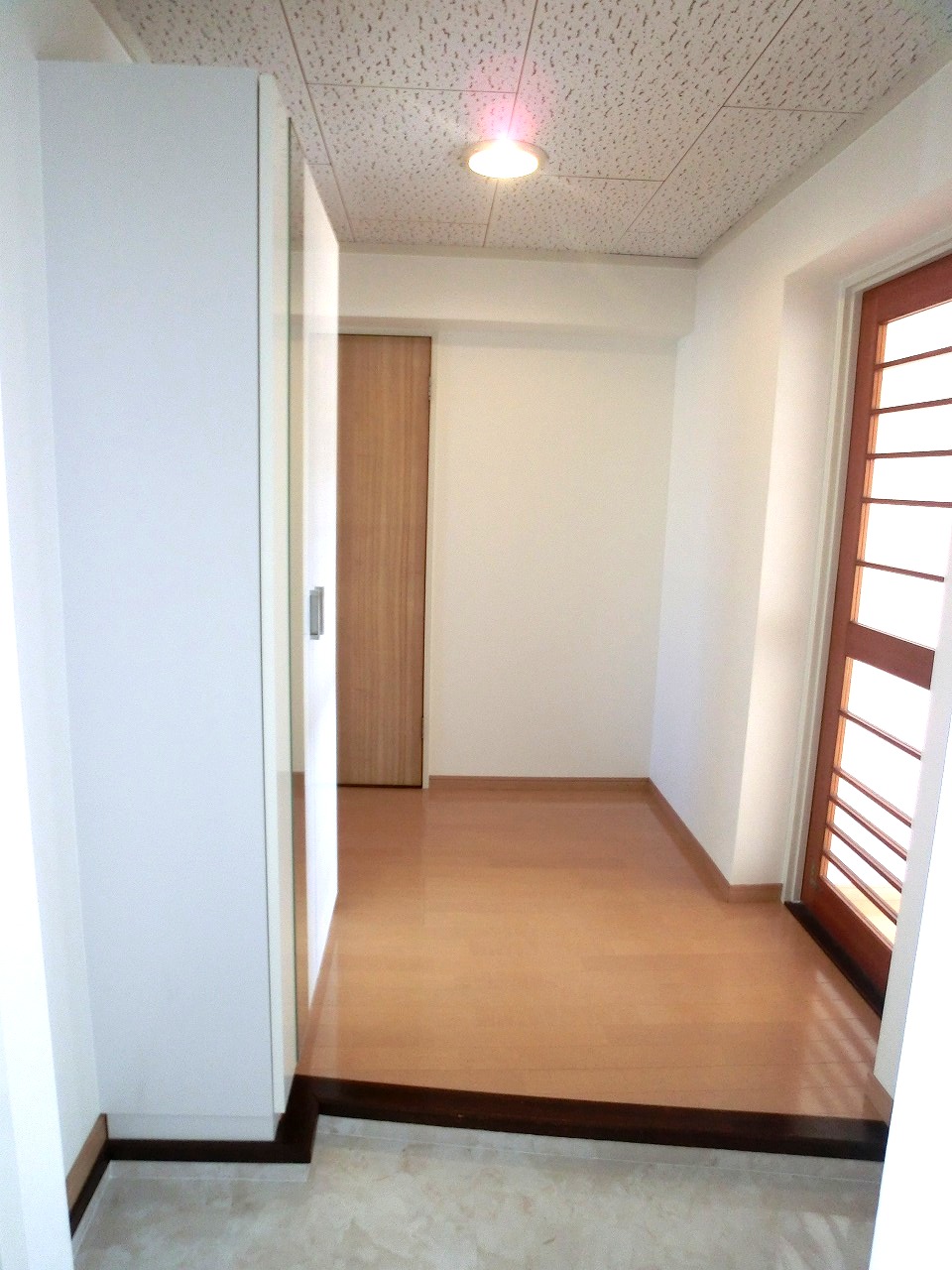 玄関　広々玄関！大きな靴箱があり収納には困りません！