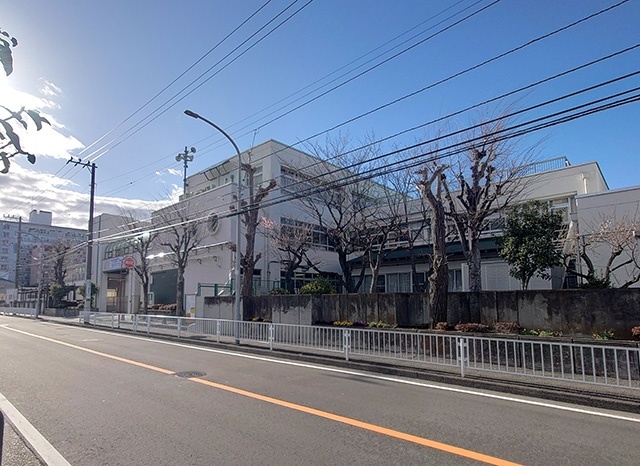 中学校　横浜市立岡野中学校（中学校）まで172m