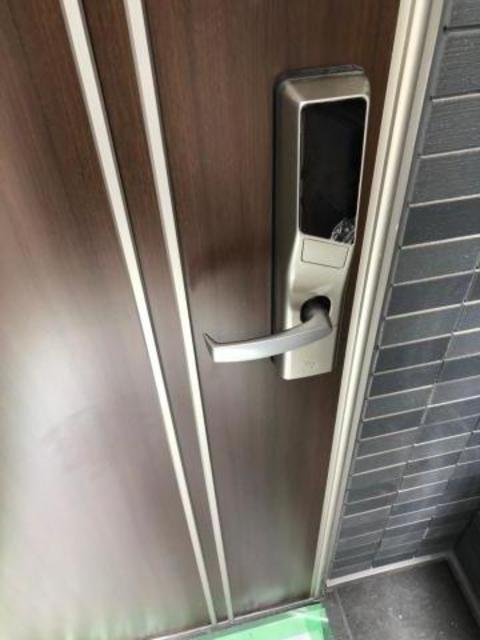 玄関　同仕様タイプ