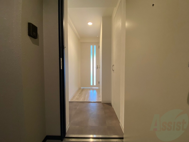 玄関　玄関の様子です。明るい印象ですね。気分もあがりそう。