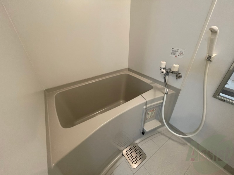 バス・シャワールーム　お風呂になります。。一日の疲れを癒してくださいね。