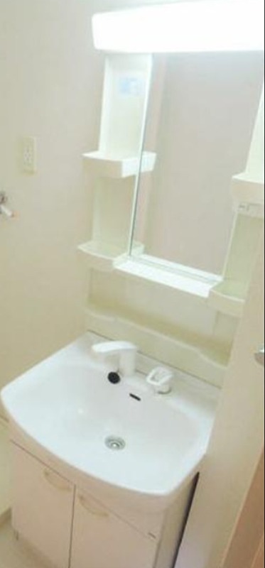 洗面設備　同仕様写真含む