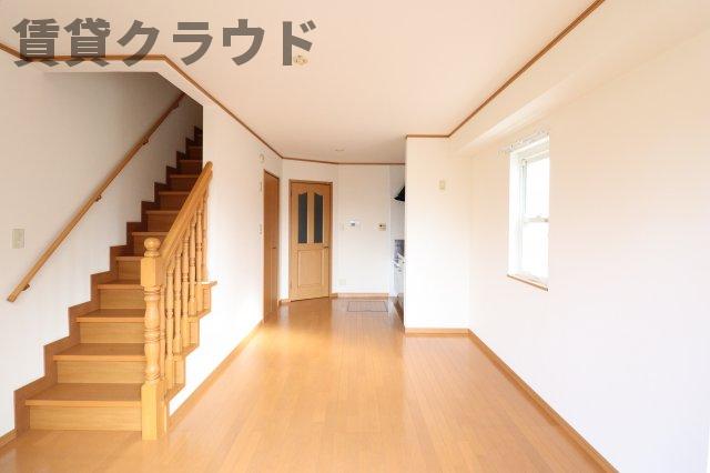 居室・リビング　リビングイン階段で家族のコミュニケーションも◎