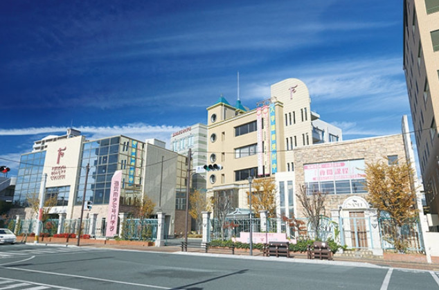 その他　福岡南美容専門学校（その他）まで887m