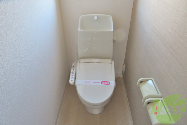トイレ　トイレはウォシュレット付きです。シャワートイレは嬉しいですね