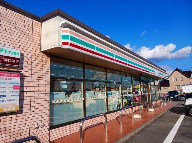 コンビニ　セブンイレブン　富士市中里店（コンビニ）まで550m