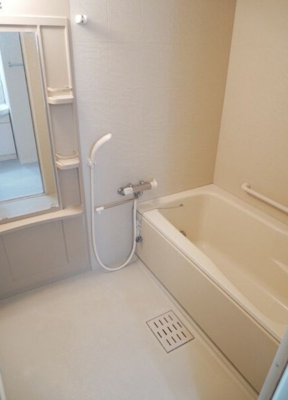 バス・シャワールーム　一日の疲れを癒せますね。