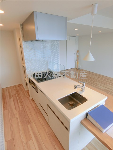 キッチン　3口ガスシステムキッチン