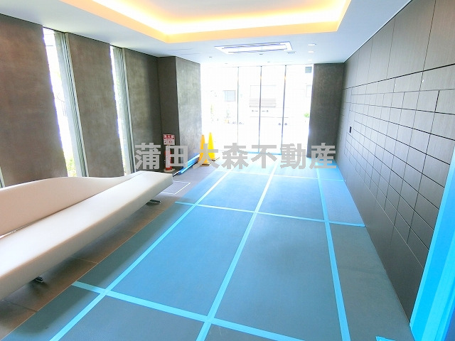 エントランス　防犯カメラ+TVモニター付オートロック宅配BOXメールBOX