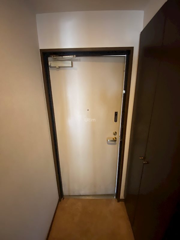 玄関　※同タイプの他のお部屋です