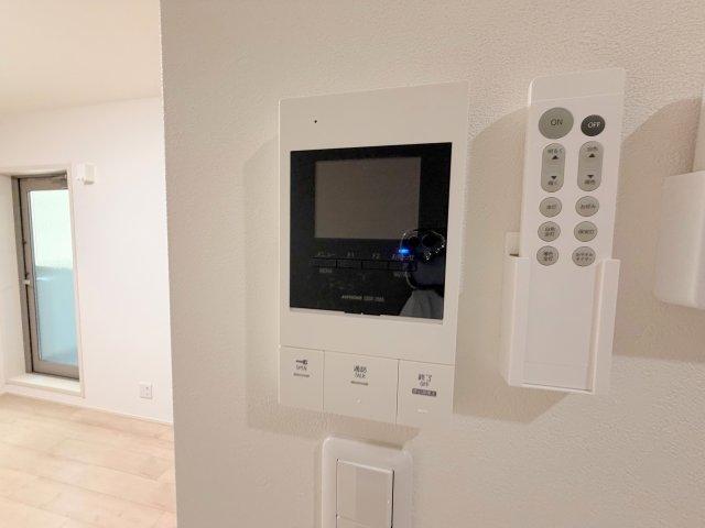 セキュリティ　TVモニターホンで来客が誰か確認してから開けて下さいね