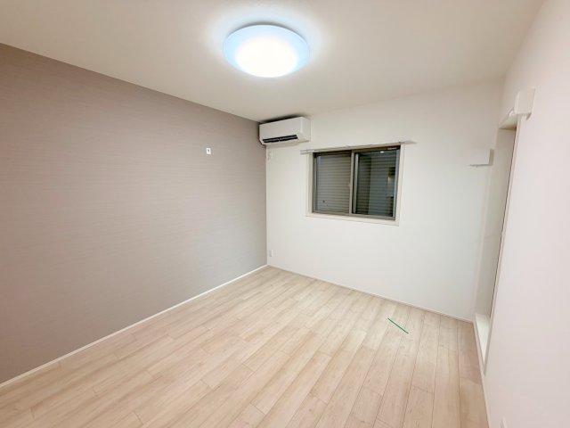 その他部屋・スペース　落ち着いた雰囲気のこのお部屋でゆっくりお休みください。