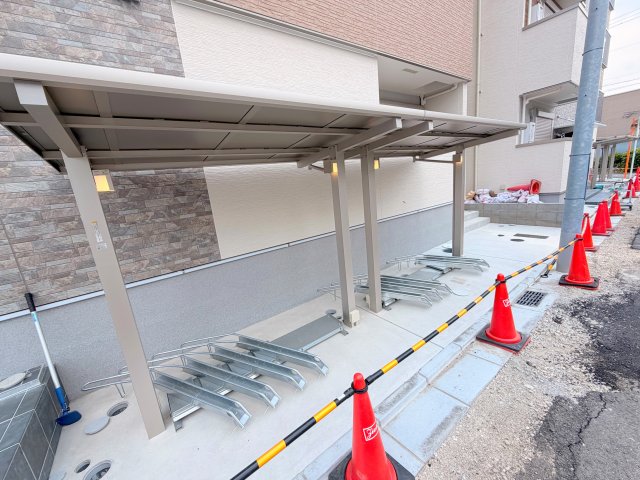 駐車場　敷地内には入居者専用の駐輪スペースもあります。