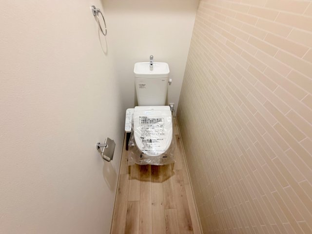 トイレ　綺麗なトイレにはウォシュレット標準装備です。