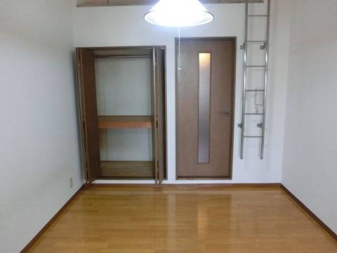 居室・リビング　室内